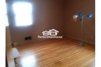Building Photo - 984 Shryer Ave W