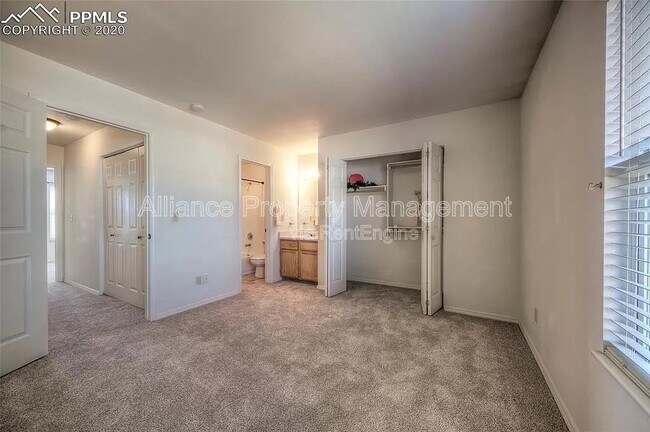 Building Photo - 973 Brant Hollow Ct