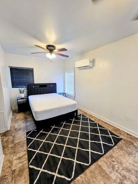 Building Photo - 1008 Runnels St