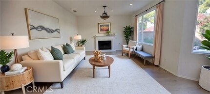 Building Photo - 11 Iron Springs