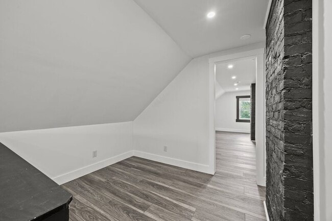 Building Photo - 941-945 E. Whittier Ave.