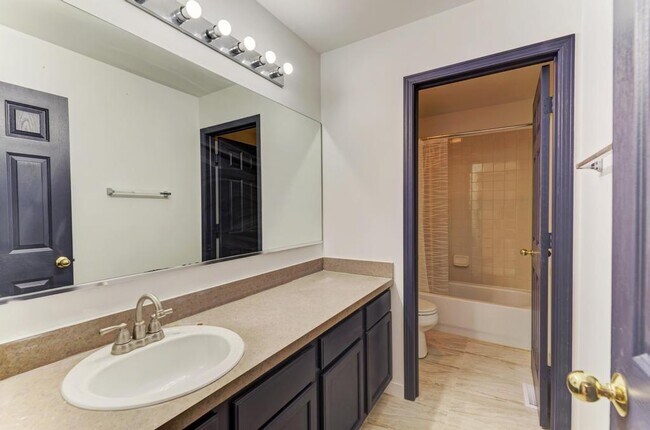 Building Photo - 5610 Heartland Ct