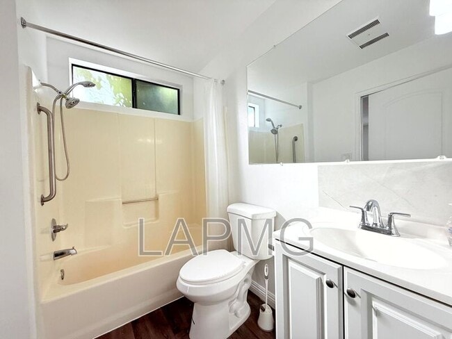 Building Photo - 2506-2508 Norfolk Street