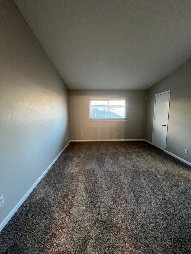 Building Photo - 7956 Orchard Woods Cir