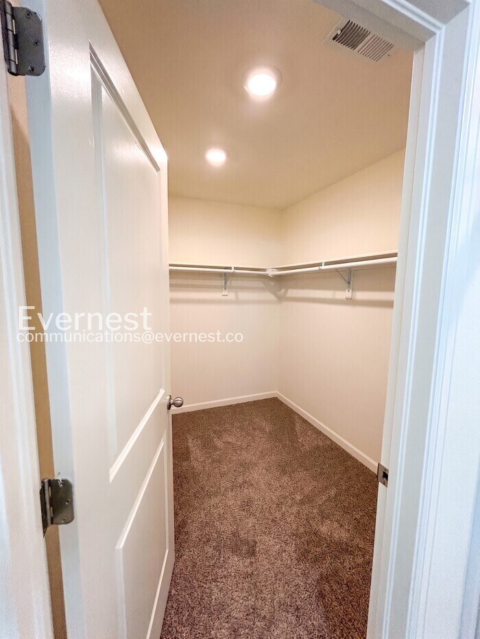 Building Photo - 10477 Castor Dr