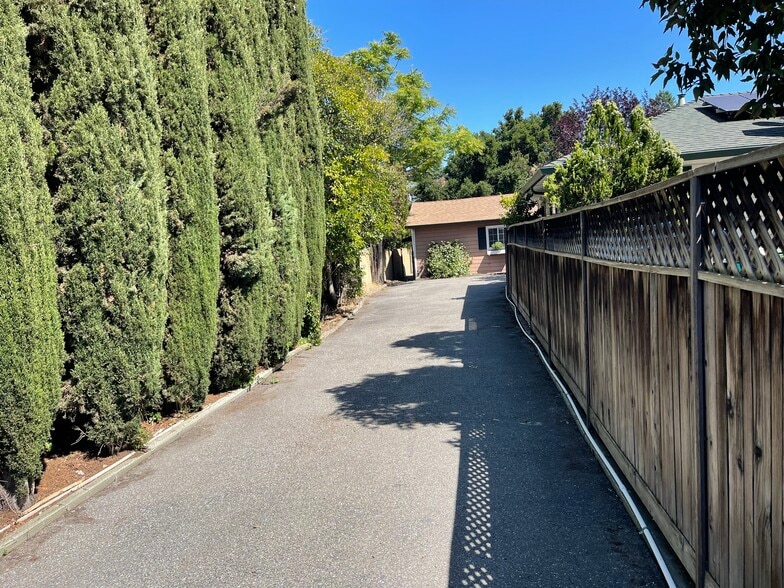 Driveway - 15040 Los Gatos Blvd