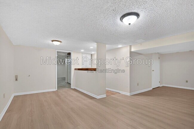 Building Photo - 370 Gerald Ave