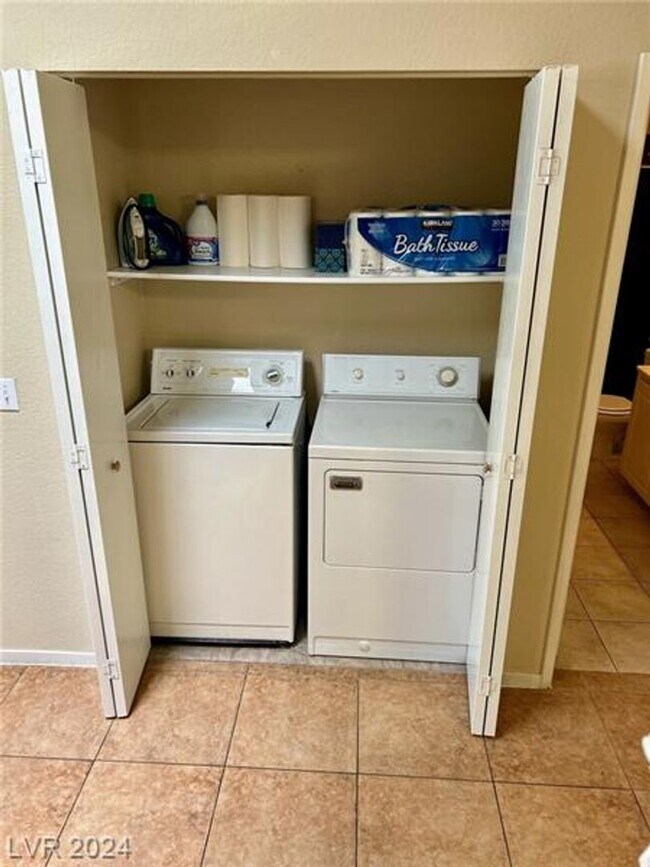 Building Photo - Furnished-Optional Single-Story Townhome in 89145