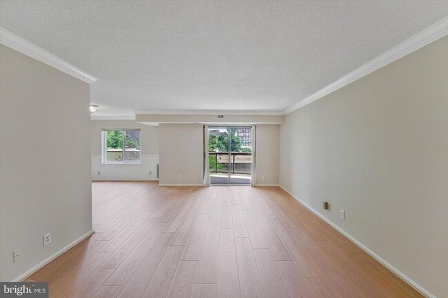 Building Photo - 8360 Greensboro Dr