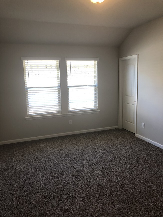 Building Photo - 28450 Evangeline Ln