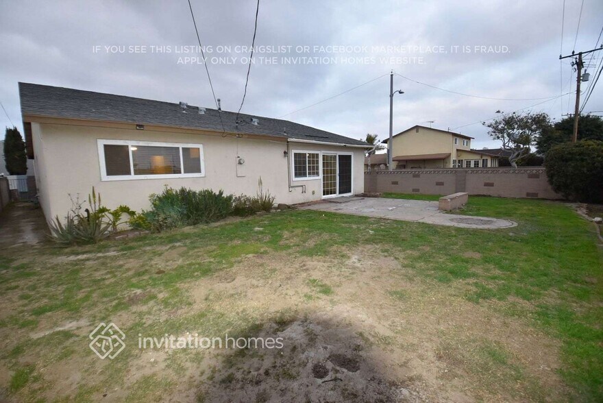Building Photo - 748 E Turmont St