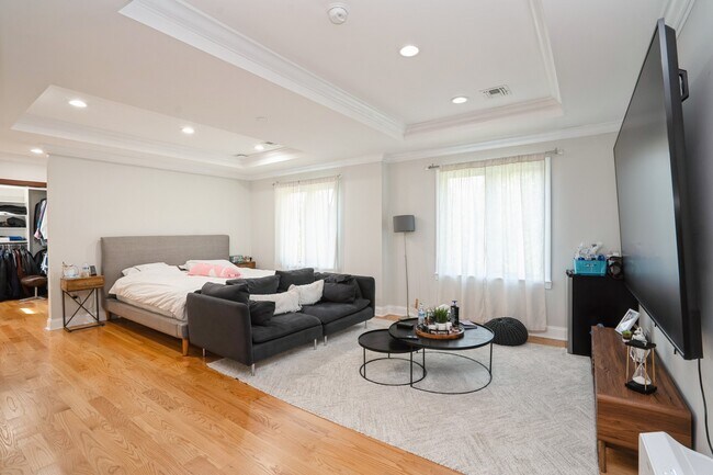 Building Photo - 105 Westervelt Pl