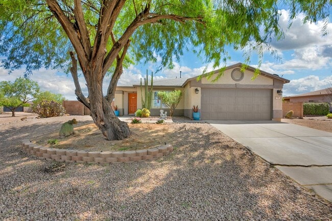 Building Photo - Private Pool Oasis  in southwest Tucson's coveted Star Valley!