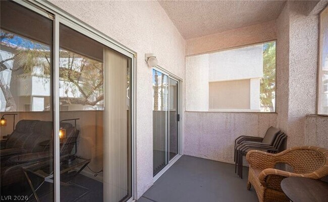 Building Photo - 6480 Annie Oakley Dr