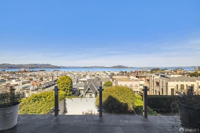 Building Photo - 2336 Broadway