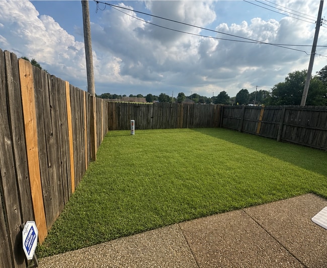 Building Photo - 7745 Shadowland Dr