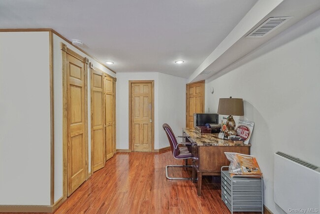 Building Photo - 44 Fourth St