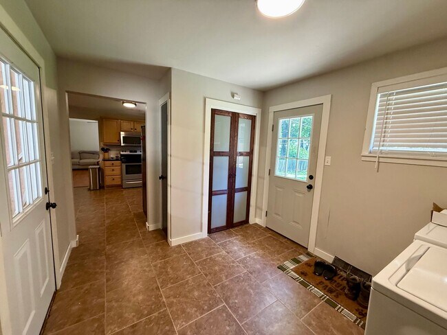 Building Photo - 316 Marzee Ann Dr