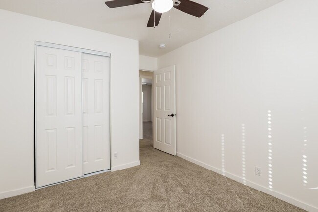 Building Photo - 4732 Helenic Ln