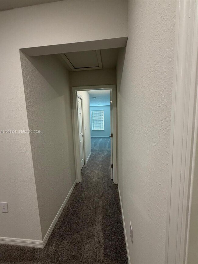 Building Photo - 415 Crossings Ave