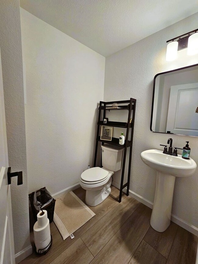 Building Photo - Great Townhome in Fort Collins