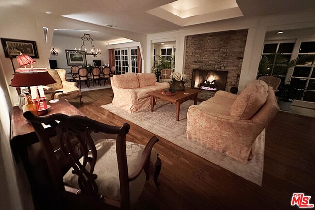 Building Photo - 1456 Roscomare Rd