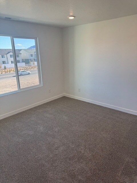 Building Photo - 877 E Oakum Ln