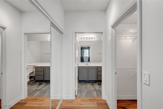 Building Photo - 75 N Valle Verde Dr