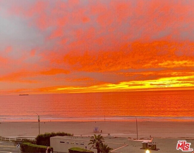 Building Photo - 201 Redlands St