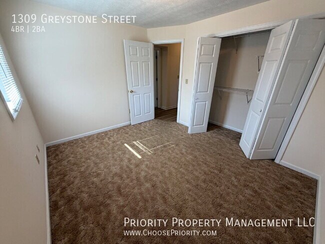Building Photo - 1309 Greystone St