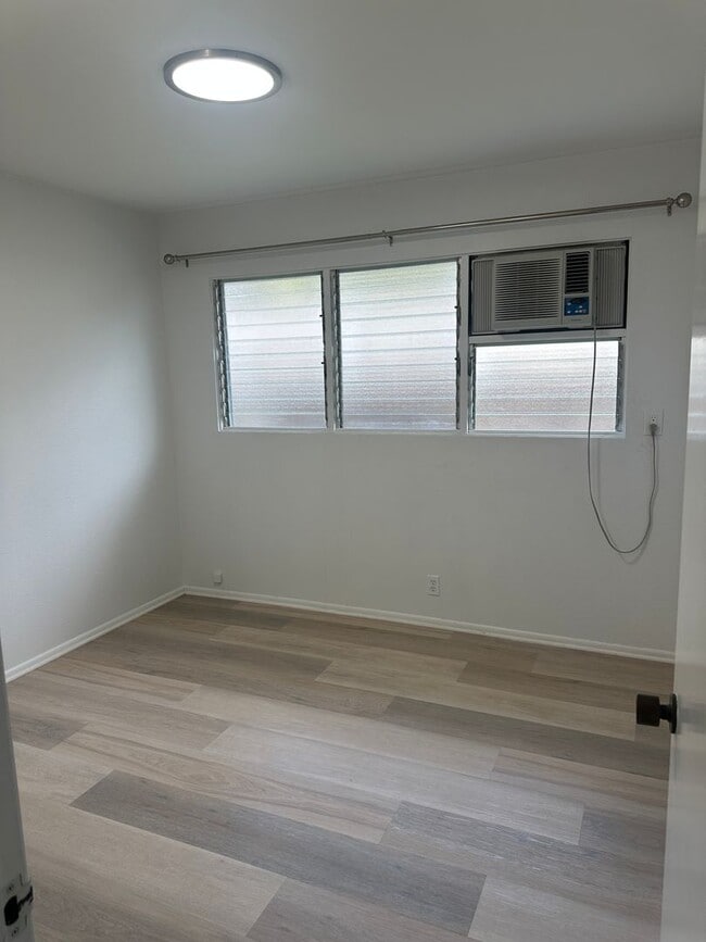 Building Photo - Renovated 4 bedroom 2 bath home in Pearl City