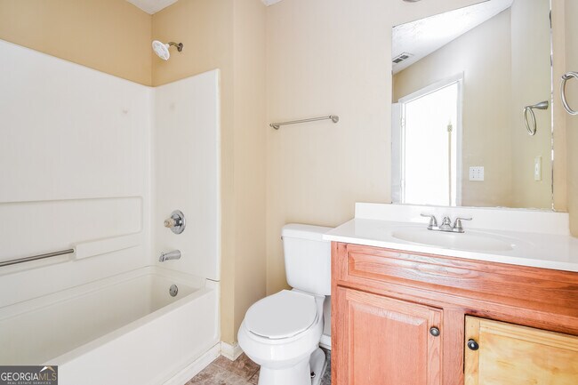 Building Photo - 150 Hazelhurst Dr