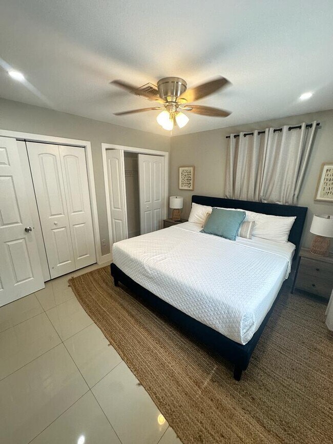 Building Photo - 426 SW 8th Ave