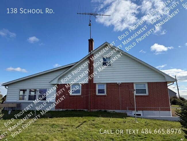 Building Photo - 138 School Rd