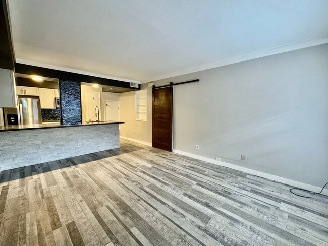 Building Photo - 829 Wax Myrtle Ln