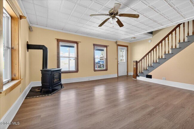 Building Photo - 204 Saratoga Ave