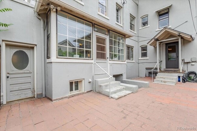 Building Photo - 1019 N Clarkson St