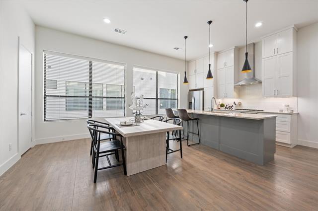 Building Photo - 1848 Euclid Ave