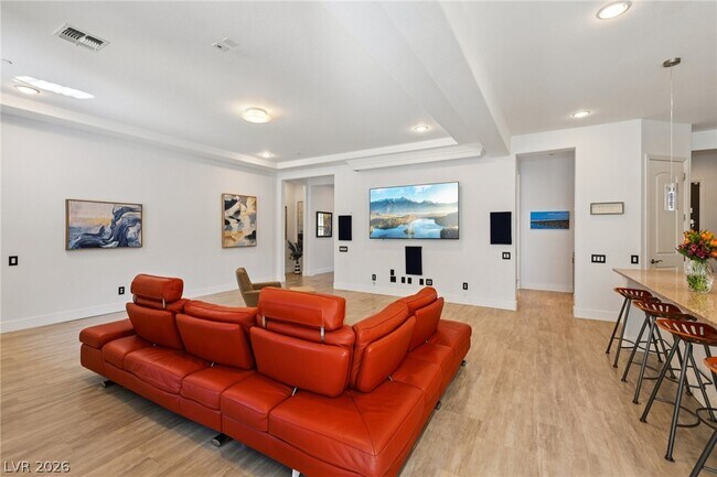 Building Photo - 2341 Martinique Ave