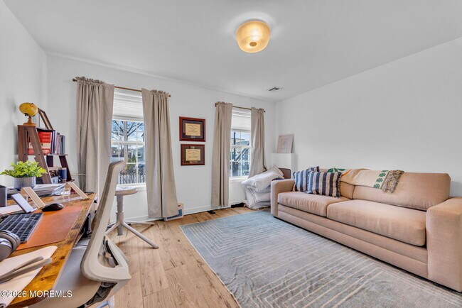 Building Photo - 28 Catherine St