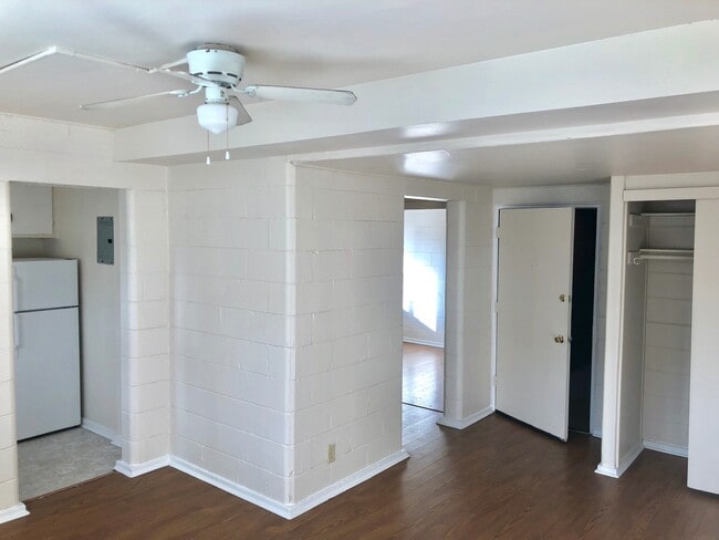 Interior Photo - Saxony Court