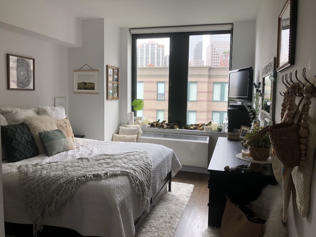 Building Photo - 99 Battery Pl