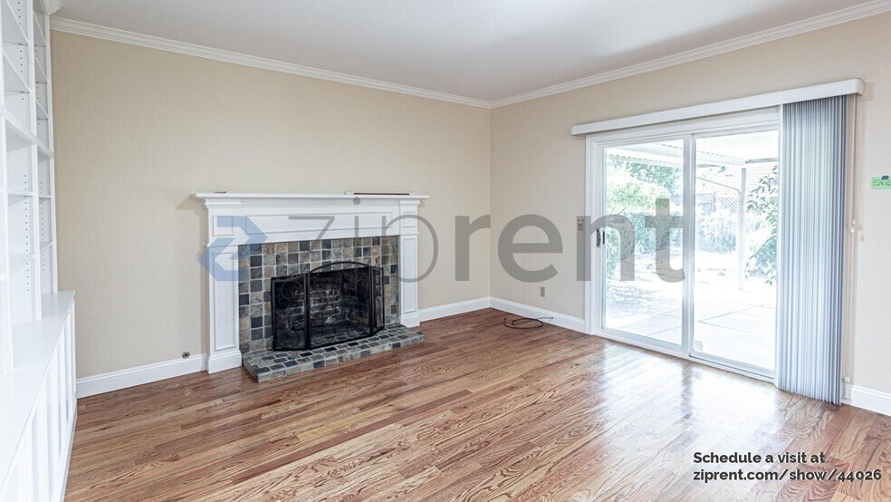 Building Photo - 5535 El Encanto Cir