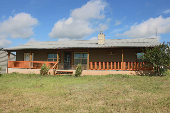 Building Photo - Country Living, Shop, Large Porches