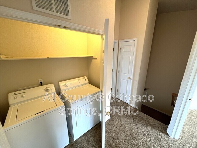 Building Photo - 4719 Iron Horse Villas Point