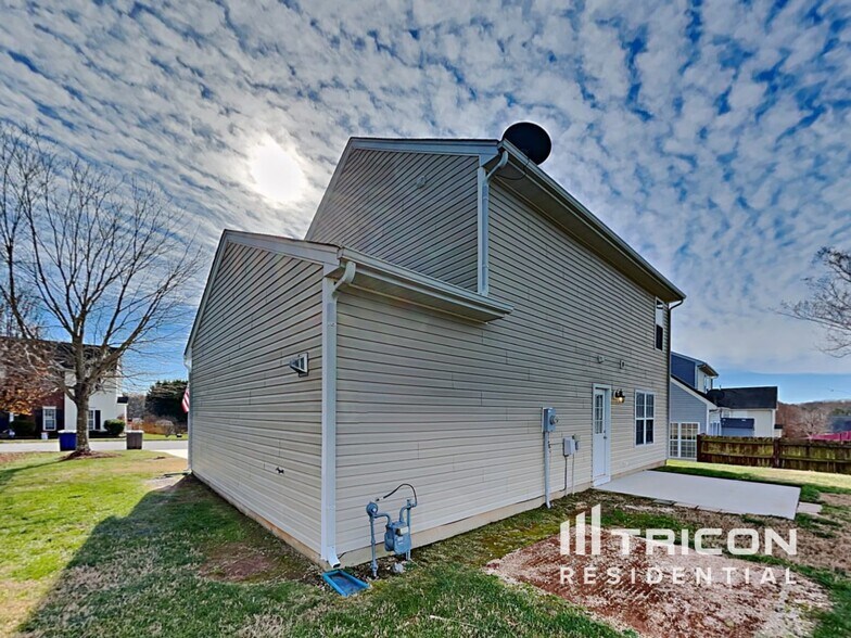 Building Photo - 314 Stone Meadow Dr