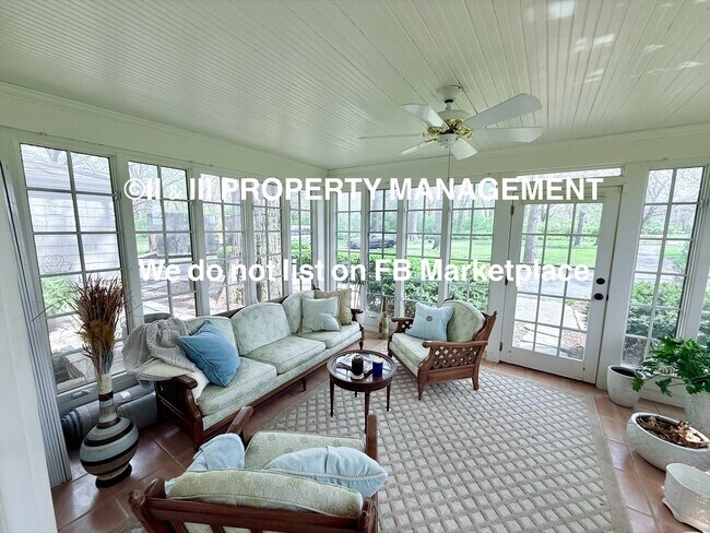 Building Photo - 1314 W Red Bridge Rd