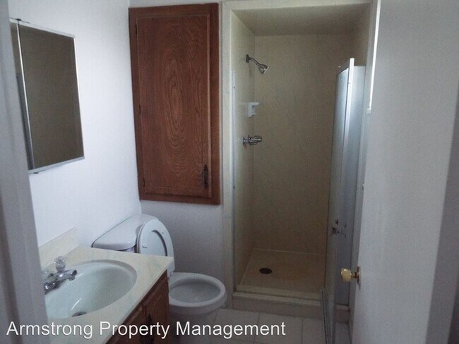 Building Photo - 262 1165 N