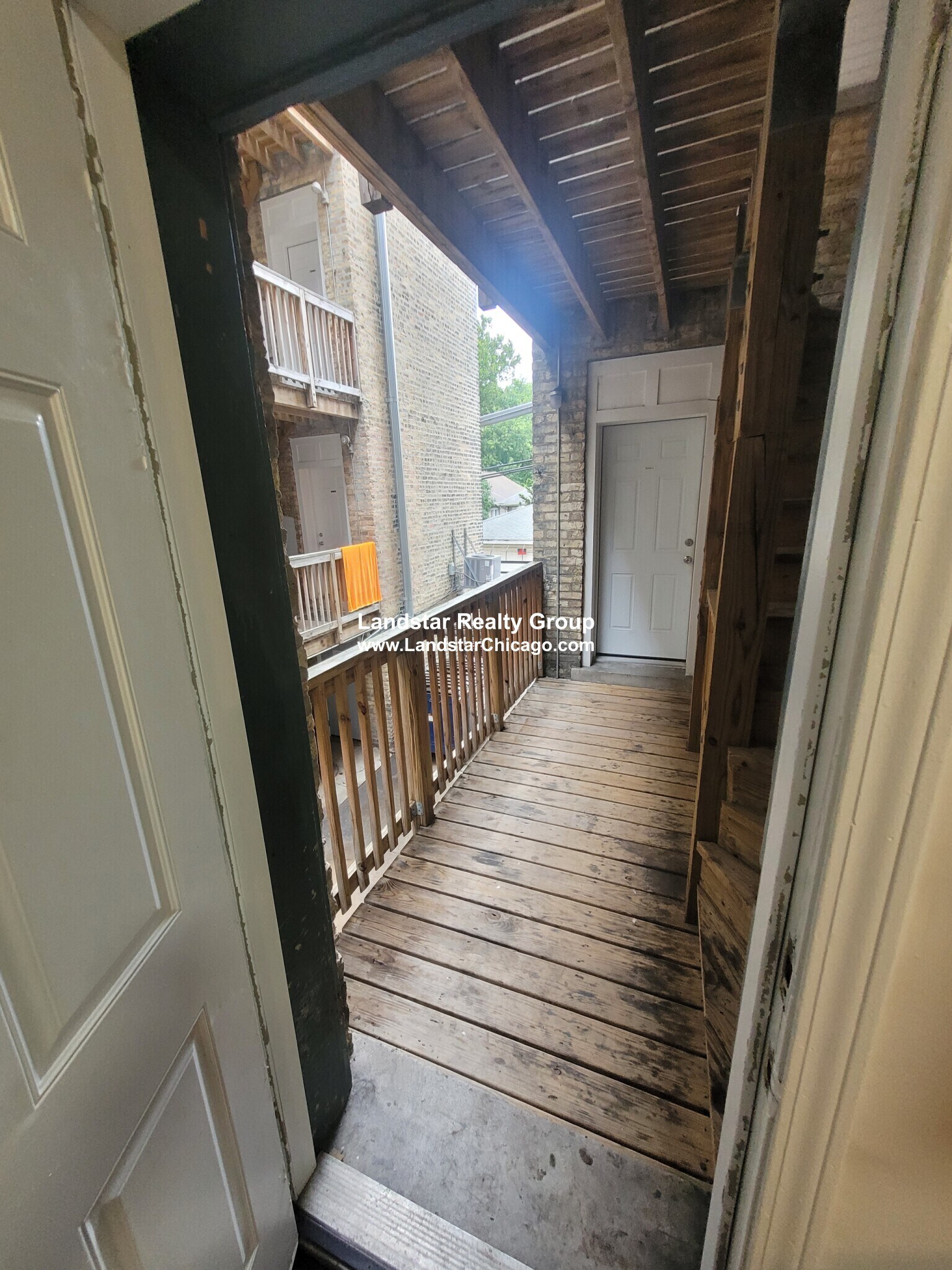 Building Photo - 6708 N Hermitage Ave