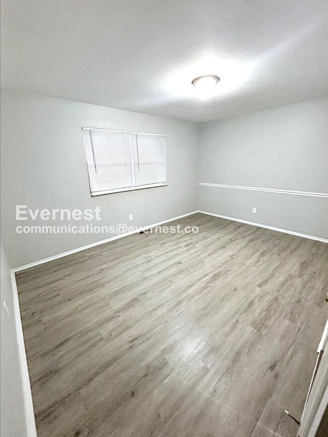 Building Photo - 12465 Shoreside Dr